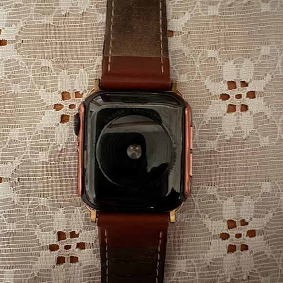 Apple Watch SE 40 MM - Picture 4 of 11